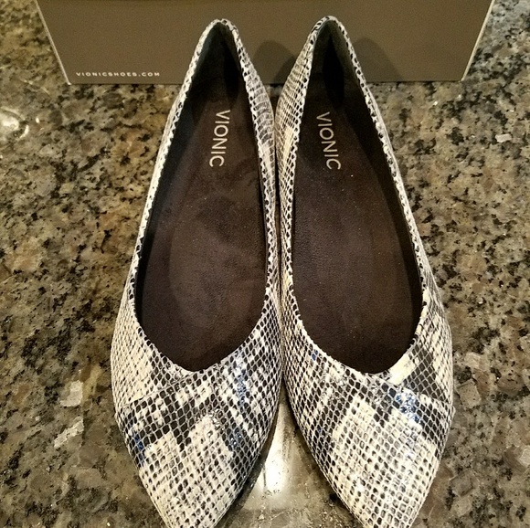 vionic snake print shoes